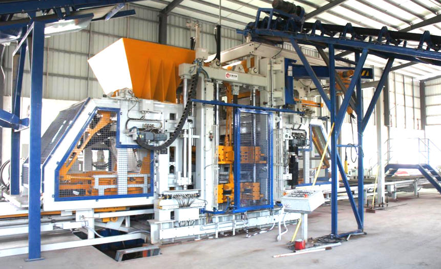 Makîneyên Brickê yên Quangong Nîşana Xwe Li Başûrê Chinaînê Didin-Bûlikên Paqijkirinê û Kevirên Teşe Elmas ên ku ji hêla Yek Makîneyê ve têne Destekirin